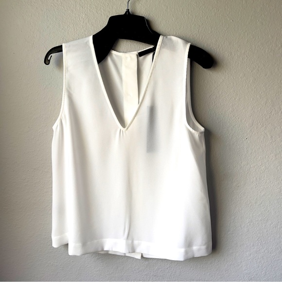 Jenni Kayne Ivory Crepe V-Neck Shell Sleeveless Top M NWT - Picture 3 of 13